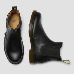 Dr. Martens 2976 Smooth Leather Chelsea Boots